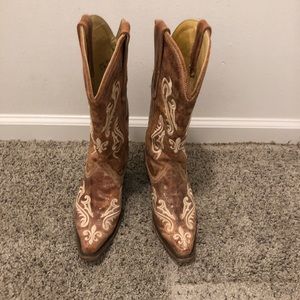 Women's Corral cowboy boots 6M